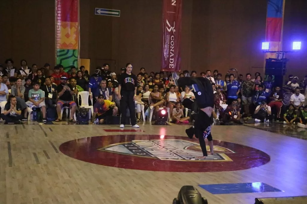 La quintanarroense Swami Oshmara Mostalac, campeona nacional en breaking