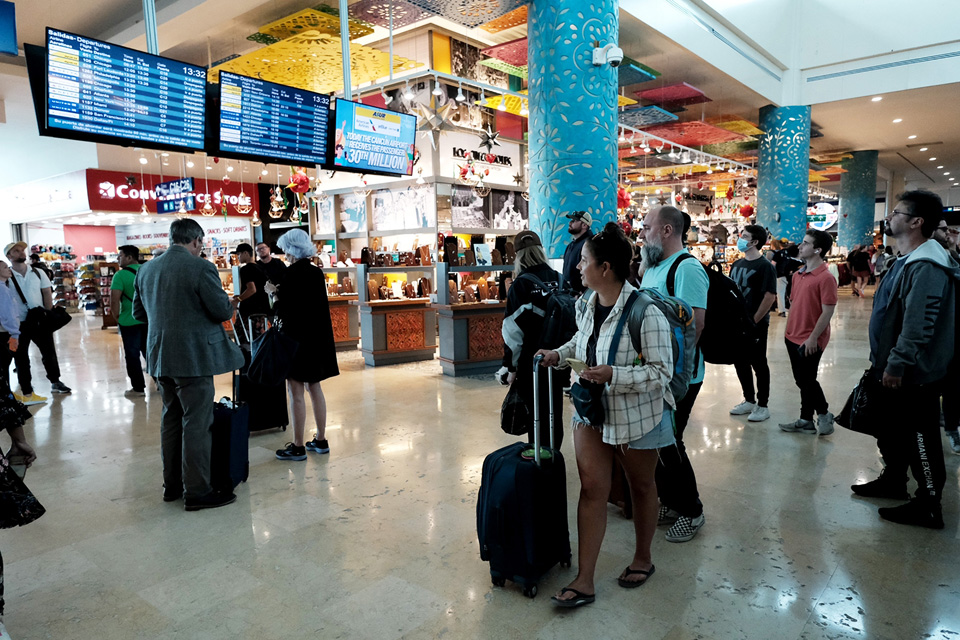 El aeropuerto de Cancún, con 542 vuelos y 273 arribos