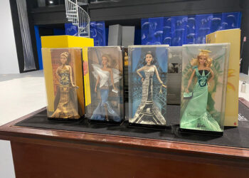 Preparan exhibición de muñecas Barbie en la Mega escultura de Chetumal