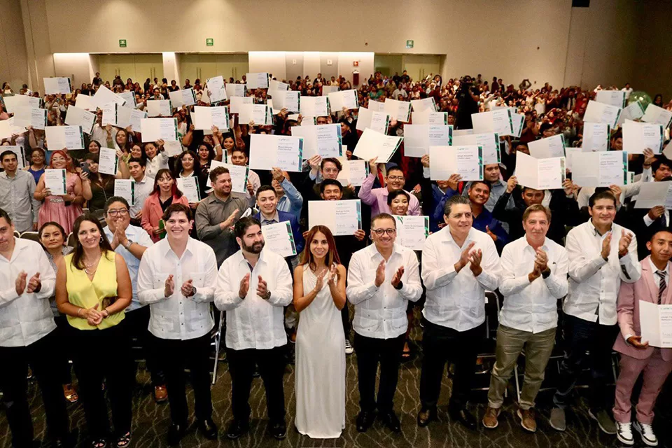 Universidad proyecta a más de 600 yucatecos a actividad económica