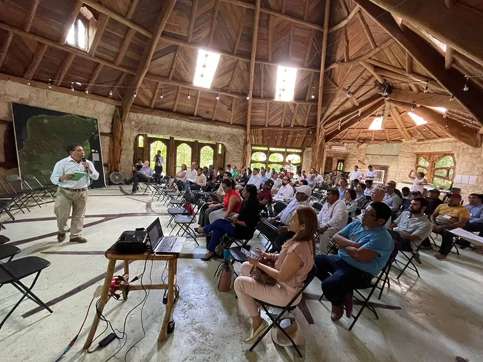 Inicia cumbre maderera de conservación de la selva maya