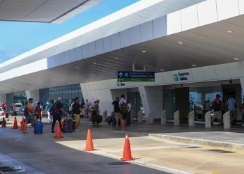 El aeropuerto de Cancún con 579 vuelos, más de la mitad son arribos 