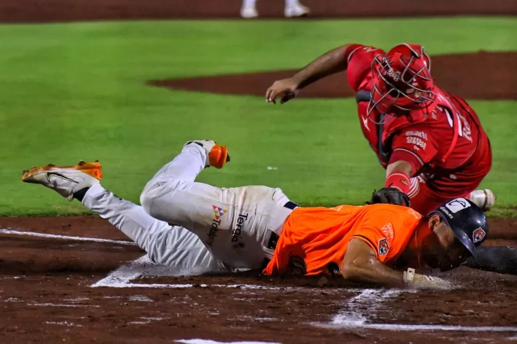Tigres reacciona y le gana 9-2 a los Diablos en Cancún