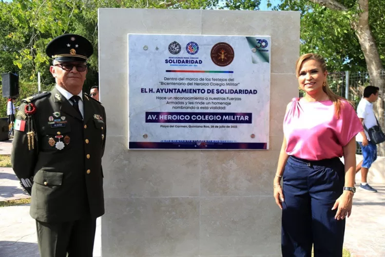 Reconocen bicentenario del Colegio Militar con el nombramiento de avenida en Playa del Carmen
