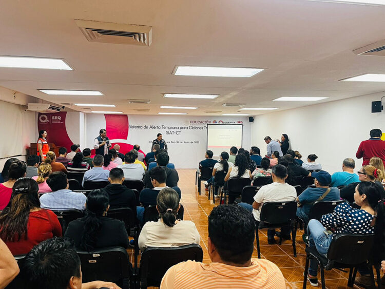 Capacitan a funcionarios en casos de huracanes