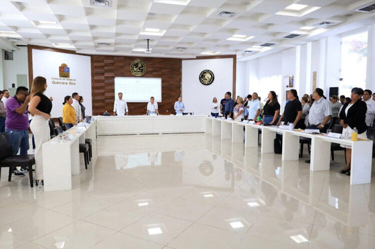 Combaten proliferación de mosquitos en Cancún