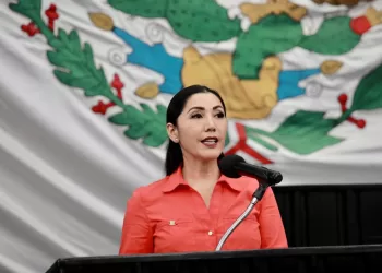 Diputada Candy Ayuso pide al gobierno de Quintana Roo no utilizar los nuevos libros de texto