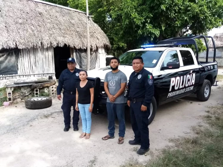 Acusan a alcaldesa de Carrillo Puerto de entregar patrulla a poblado "para la foto" y retirarla