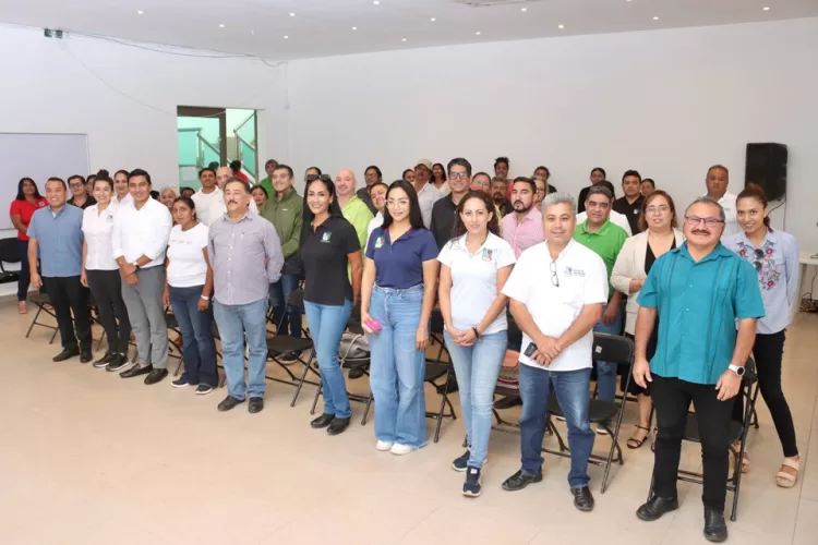 Capacitan a funcionarios de Puerto Morelos en protocolos en caso de huracán