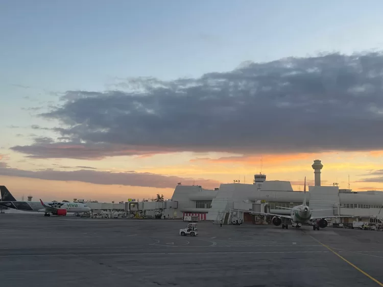 Mantiene el aeropuerto de Cancún operaciones arriba de las 500