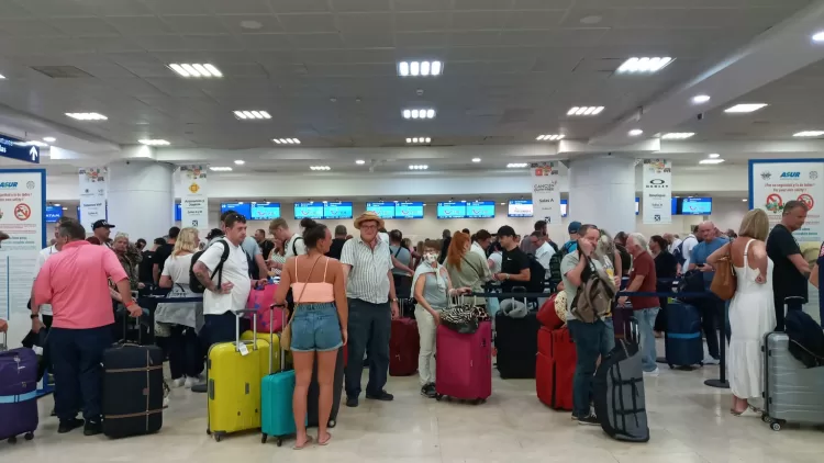 Aeropuerto de Cancún reporta fallas en el servicio eléctrico