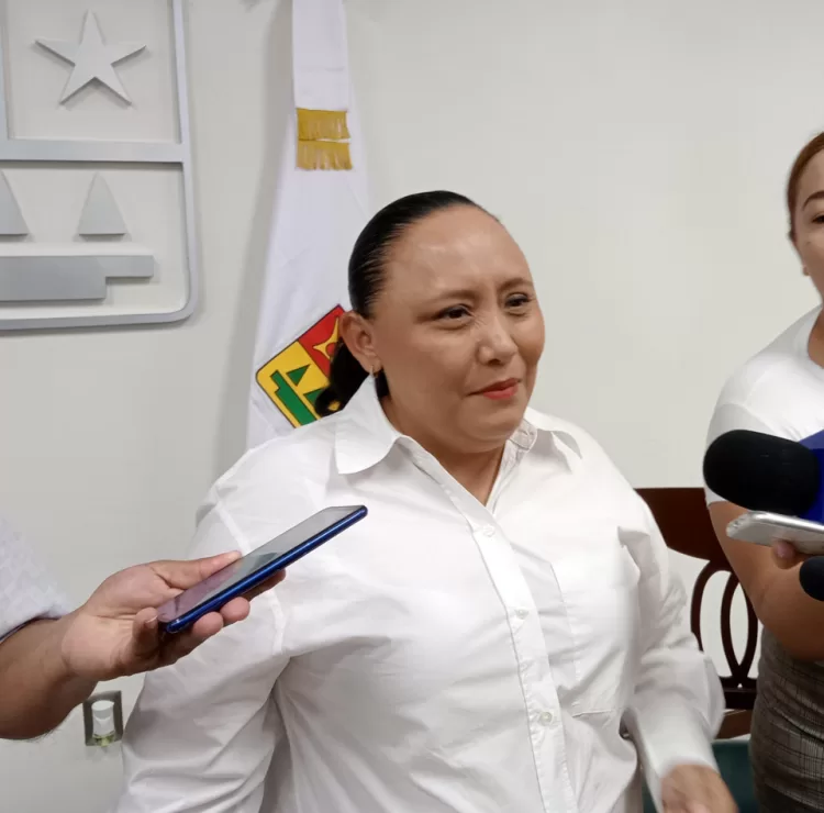 Luis Gamero tiene la decisión de permanecer o no en el cargo; Cristina Torres