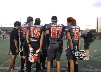 Leones de la Anáhuac se presentan en casa con triunfo de 45-38 ante Búhos Guindas del IPN