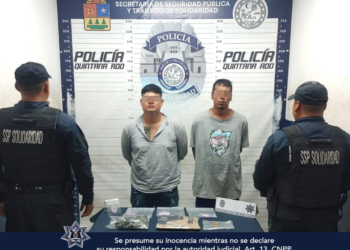 Interceptan en colonia de Playa del Carmen a dos sujetos con arma y drogas