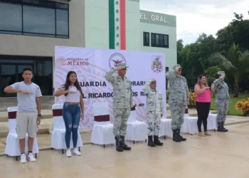 Niño forma parte de la Guardia Nacional por un día