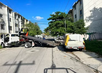 Invitan a denunciar autos abandonados en la vía pública