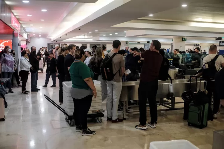 Con menos de 500 operaciones inicia la semana en el aeropuerto de Cancún