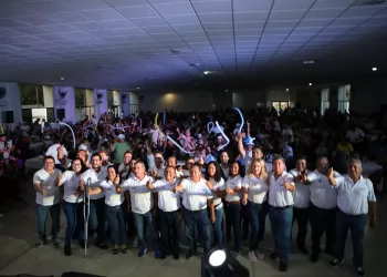 Rubén Carrillo a socios taxistas de Cancún votar por planilla blanca “no les voy a fallar”, afirma