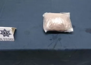 Unidad canina encuentra paquete con droga en zona de playa