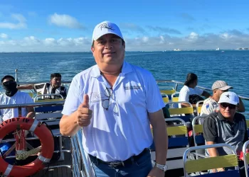 Que el taxista de Cancún, recupere el orgullo de portar el uniforme, compromiso de Rubén Carrillo