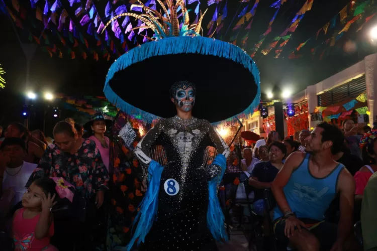 Janal Pixán a la orilla del mar un atractivo turístico más de Cancún