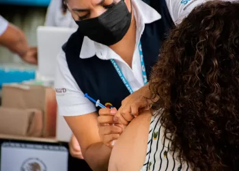 Intensifican en Quintana Roo campaña de vacunación contra la influenza y la Covid-19