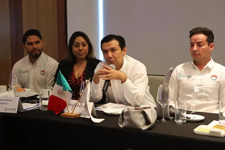 Amexme Cancún y funcionarios del municipio Benito Juárez