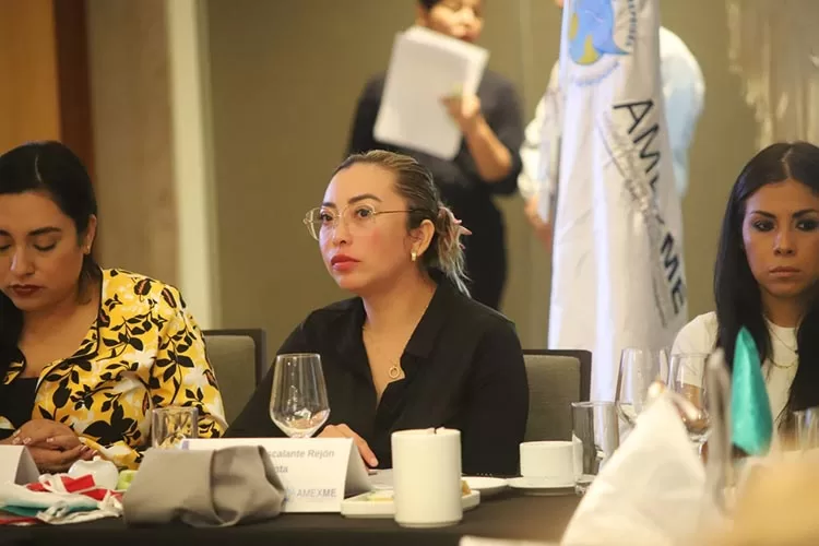 Amexme Cancún y funcionarios del municipio Benito Juárez