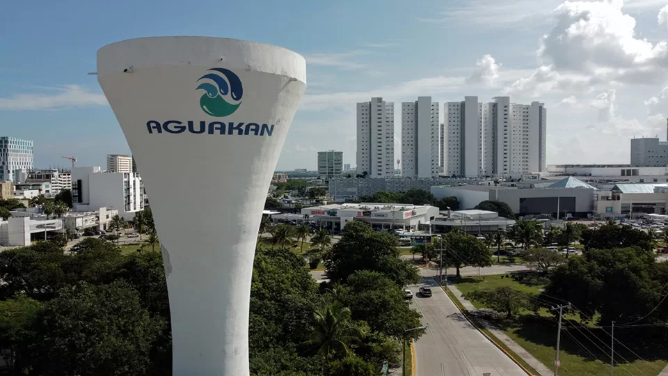 Aguakan tomará acciones legales ante retiro de concesión y garantiza el suministro