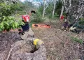 Bomberos realizan simulacro de rescate en un cenote seco