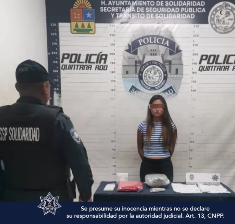 Aseguran a una joven que fumaba marihuana y con un paquete de la yerba