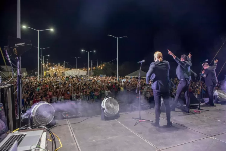 Emir Pavón participa en la apertura del Carnaval 2024 de Felipe Carrillo