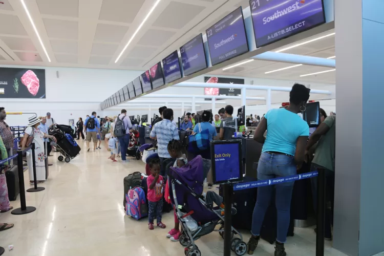 El aeropuerto de Cancún, con 565 vuelos para este día