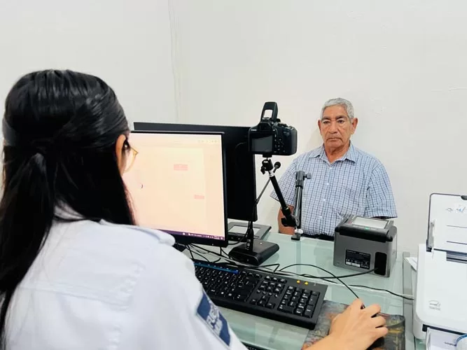 Inicia expedición de licencias de conducir en la Zona Insular