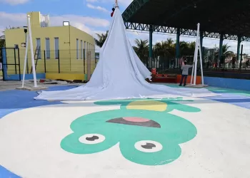 Avanza el Gobierno de Isla Mujeres en la mejora de parques infantiles