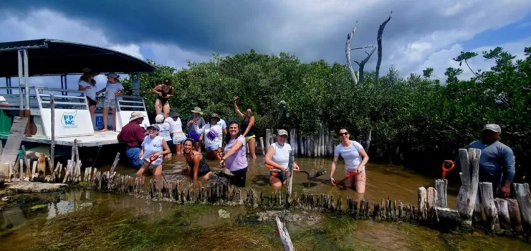 "Planet Patrol" visita Punta Sur para promover la conservación ambiental