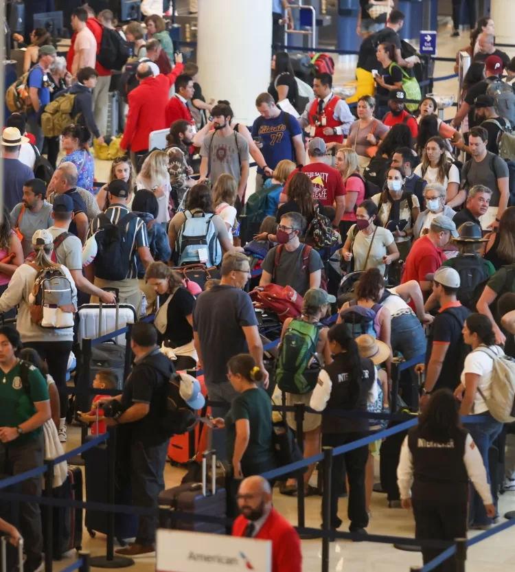 Aeropuerto de Cancún supera este domingo las 560 operaciones  