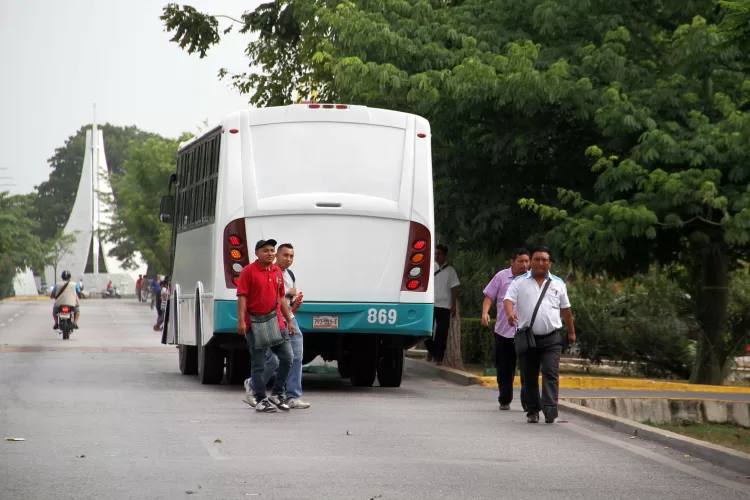 Autobuses urbanos, basurero de muchos usuarios