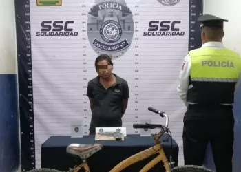 Tras un incidente de tránsito saca una pistola de manera amenazante