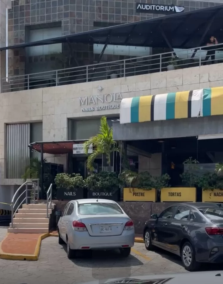 Asesinan a un hombre en estacionamiento de plaza comercial de Cancún