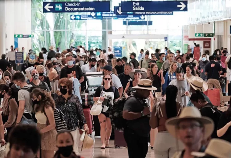 El aeropuerto de Cancún mantiene alto número de operaciones: queda a 25 de 600 vuelos