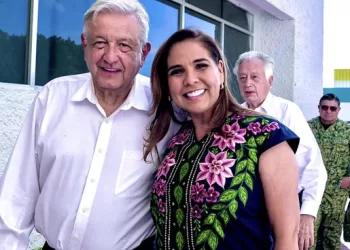 Mara acompaña al Presidente en gira de proyectos de la CFE en Yucatán