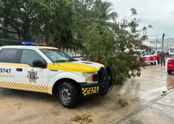 Operativos y recomendaciones por las lluvias a conductores en Cancún