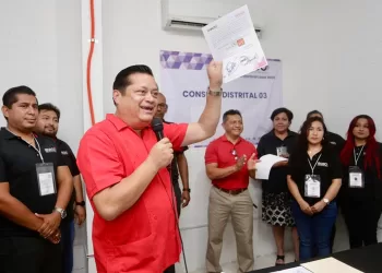 Rubén Carrillo ya tiene su constancia como candidato a diputado por el Distrito 03 de Quintana Roo