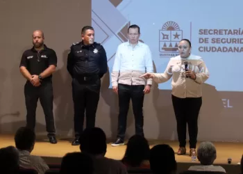 Se reúnen empresarios de Cozumel con titular de la SSC, Julio César Gómez