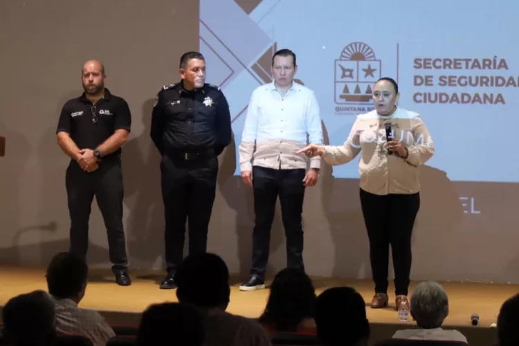 Se reúnen empresarios de Cozumel con titular de la SSC, Julio César Gómez