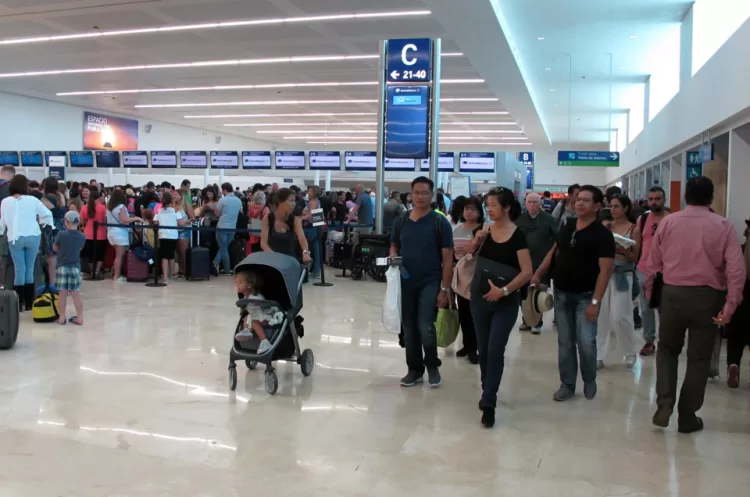 Cancún registra 628 operaciones aéreas este día