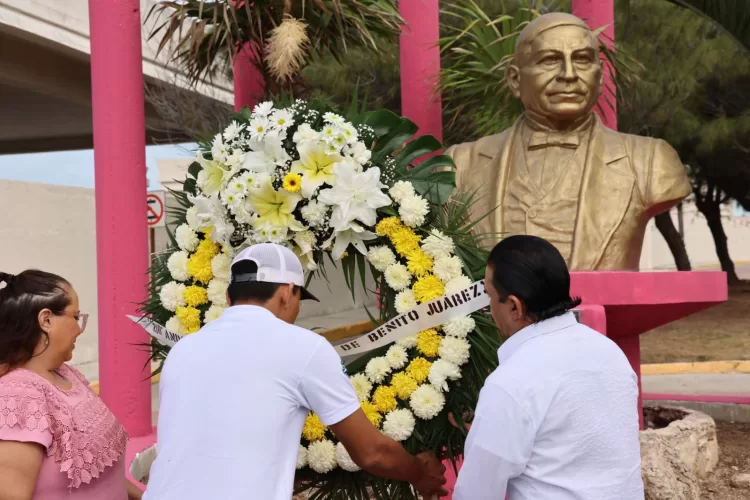 Conmemoran Aniversario del Natalicio de Benito Juárez