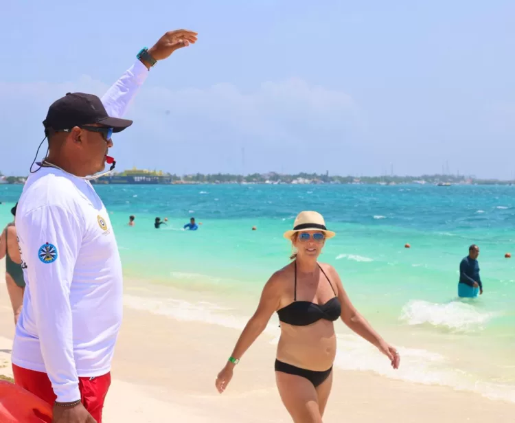 Guardavidas de Isla Mujeres listos para la temporada vacacional 