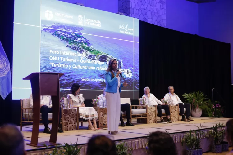 Xcaret sede de histórico foro en materia de turismo y cultura que organizó la ONU Xcaret, 22 de abril (Infoqroo).- El complejo hotelero Xcaret recibió el Foro “Cultura y Turismo: Una Relación de Película”, iniciativa de la Organización de las Naciones Unidas (ONU) Turismo que celebró la estrecha relación entre el turismo, la cultura y el cine.